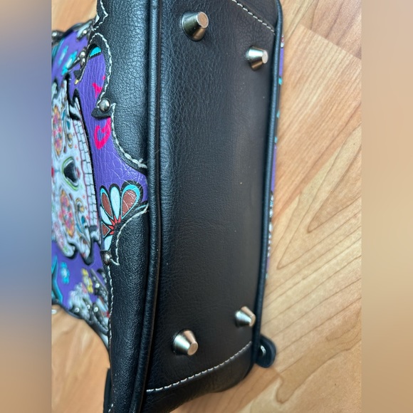 Cowgirl Trendy leather shoulder purse. - Picture 5 of 8